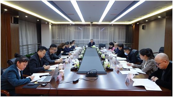 迅速掀起十九屆五中全會學(xué)習(xí)熱潮   自貢高投集團組織學(xué)習(xí)十九屆五中全會精神